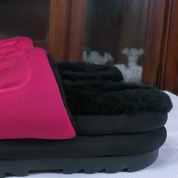 LKNW UGG Maxi Graphic Platform Slides, Color:Raspberry, Women’s Size 7(No Box) - Picture 7 of 10